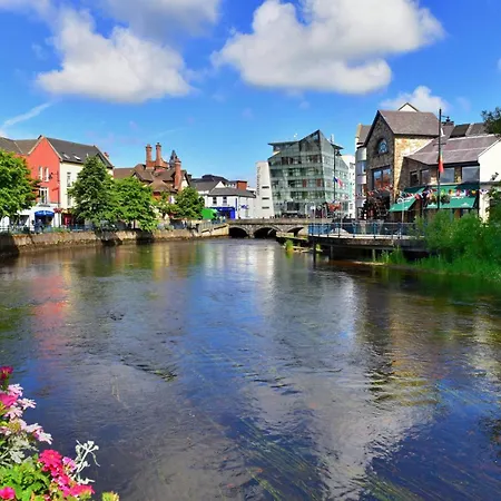 The Courtyard Retreat